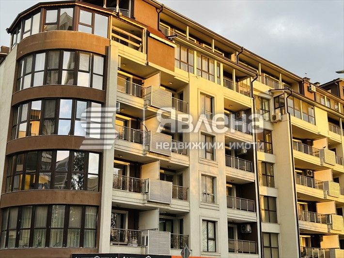 Продава се Тристаен апартамент в Варна, Левски - 111 кв.м за 1856 €/кв.м - Снимка #10