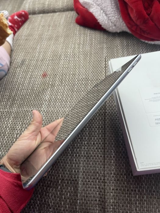 Таблет Apple iPad 6th Generation Wi Fi 32GB GSM iPhone Nike Jordan