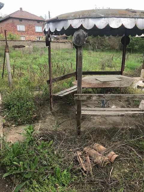 Голяма къща с голям двор в с.Татари до гр. Свищов