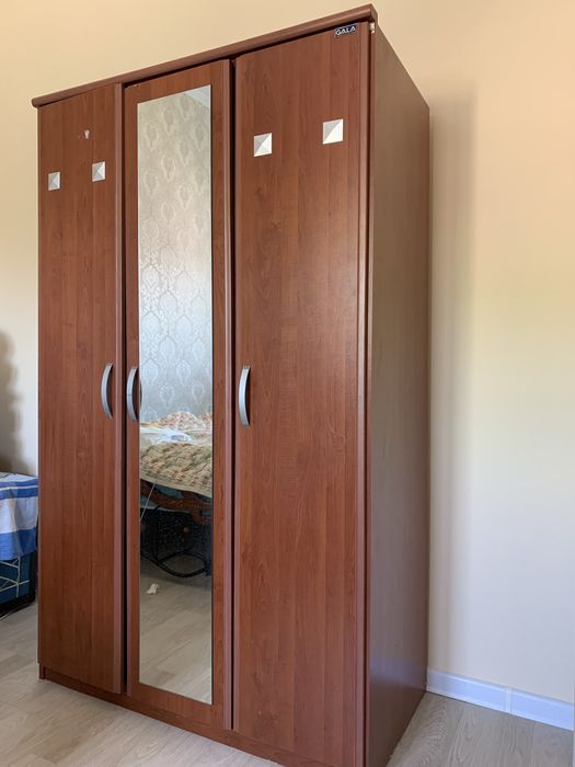 Продам Шкаф высота 180, шир 130.