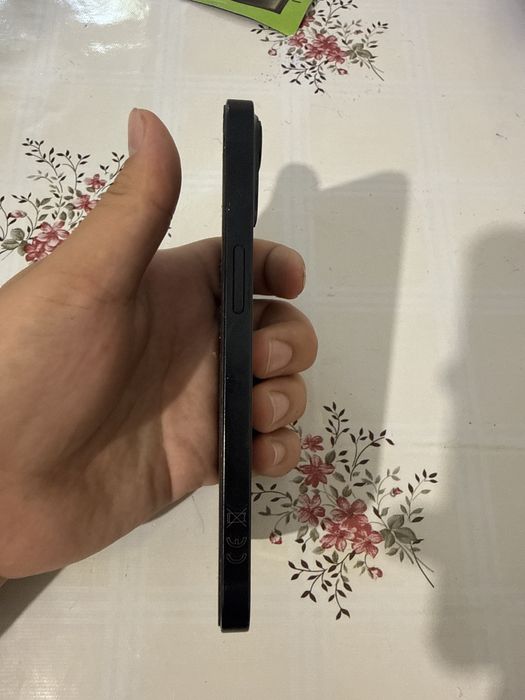 iPhone 13 чёрный цвет