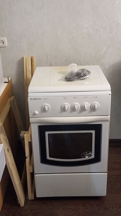 Продам газовую плиту.