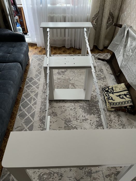 Универсальный стол на 12 человек