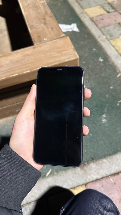 Айфон 11  128 гб ……