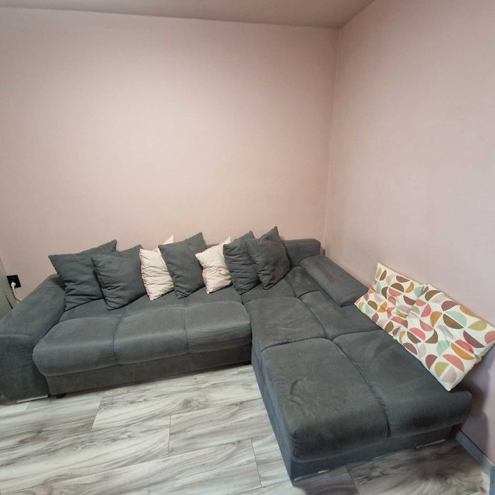 Сив разтегателен диван