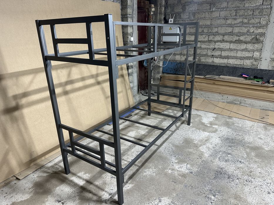 Двухъярусная кровать