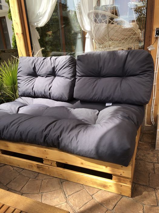 Дървено диванче за градина