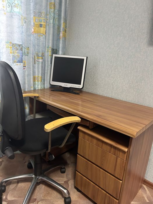 Стол компьютерный с тумбой, креслом