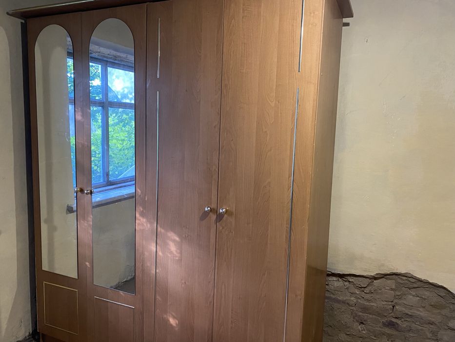 Продам шкаф для вещей может на дачу кому нужно.