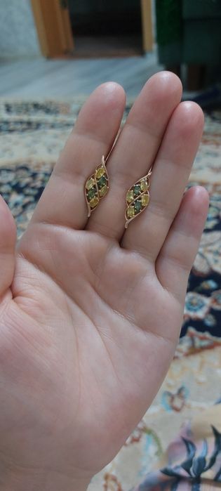 Золото серги продам