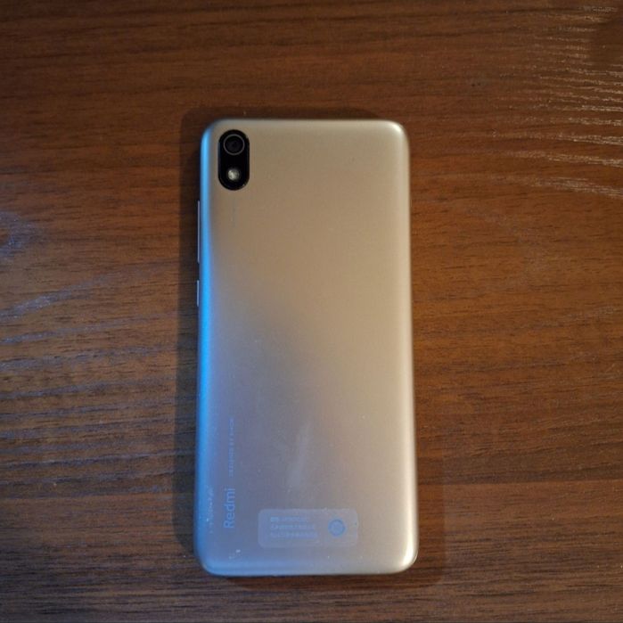 Продаётся телефон редми 7 а