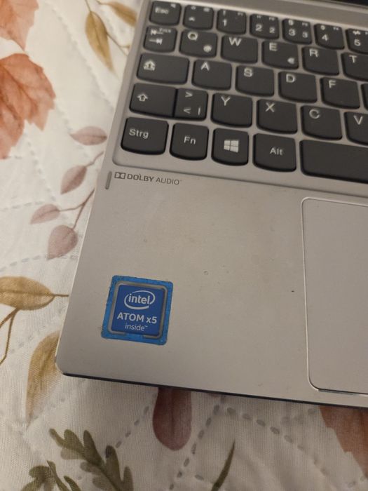 3 Minilaptopuri Lenovo Hp Asus