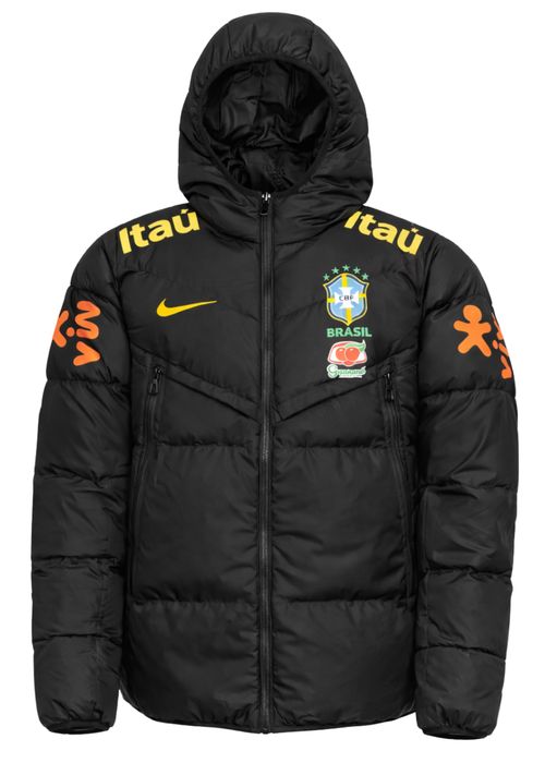 Nike яке чисто ново