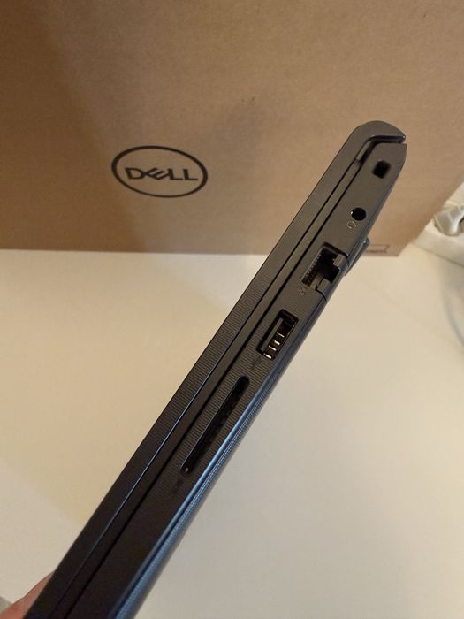 Laptop Dell Vostro 3520