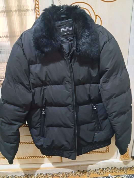 Мужское куртка сотилади.