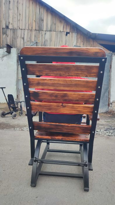 Продам кресло качалку