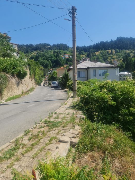 Продавам стара родопска къща в с.Момчиловци