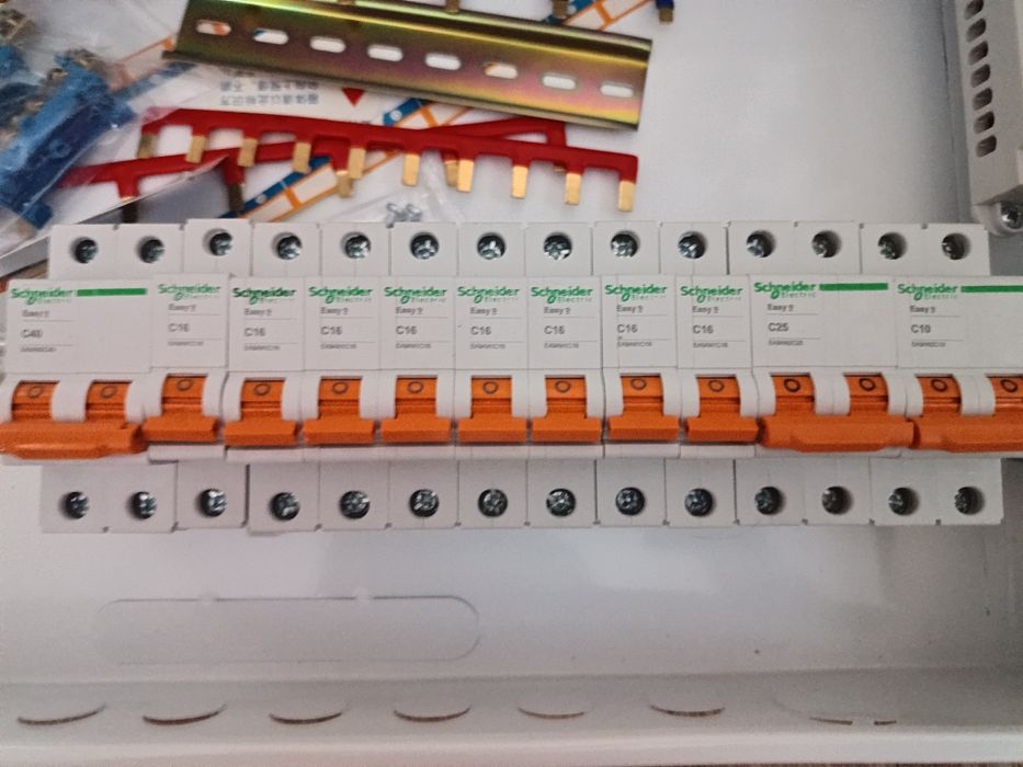 Электро щит 46-52 мест металлический