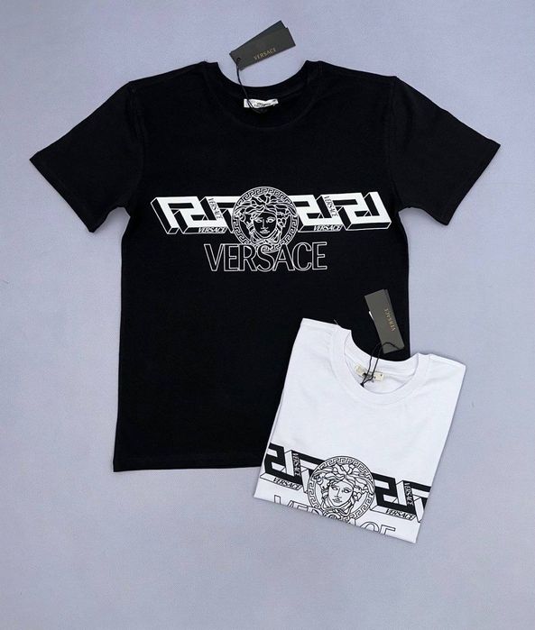 Versace тениска в черен вариант - ТОП модел за сезона ! ! !