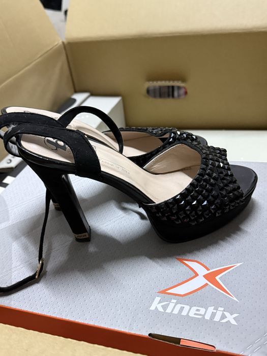 Женский туфли продаю