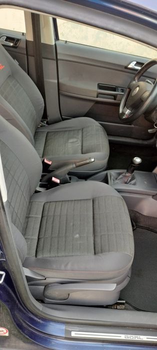 Продавам Polo 1.6 бензин