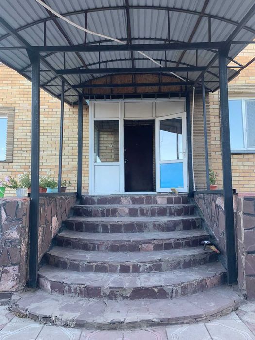 №Д0134.Продается отличный двухуровневый дом в соц. городе.