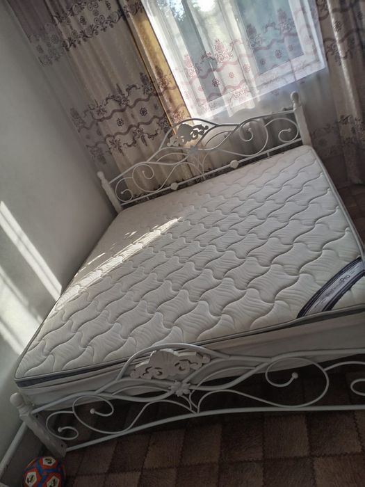 Продам кровать 200на 220