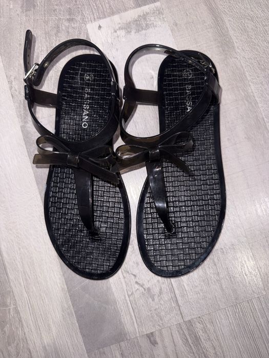 Сандали Deichmann