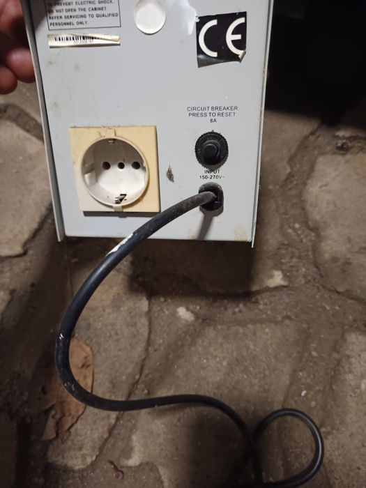 Aparat de tensiune și pompa de apa in stare foarte buna