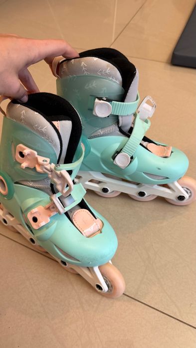 Role copii PLAY5 verde deschis, mărimea 28–30 + protecții