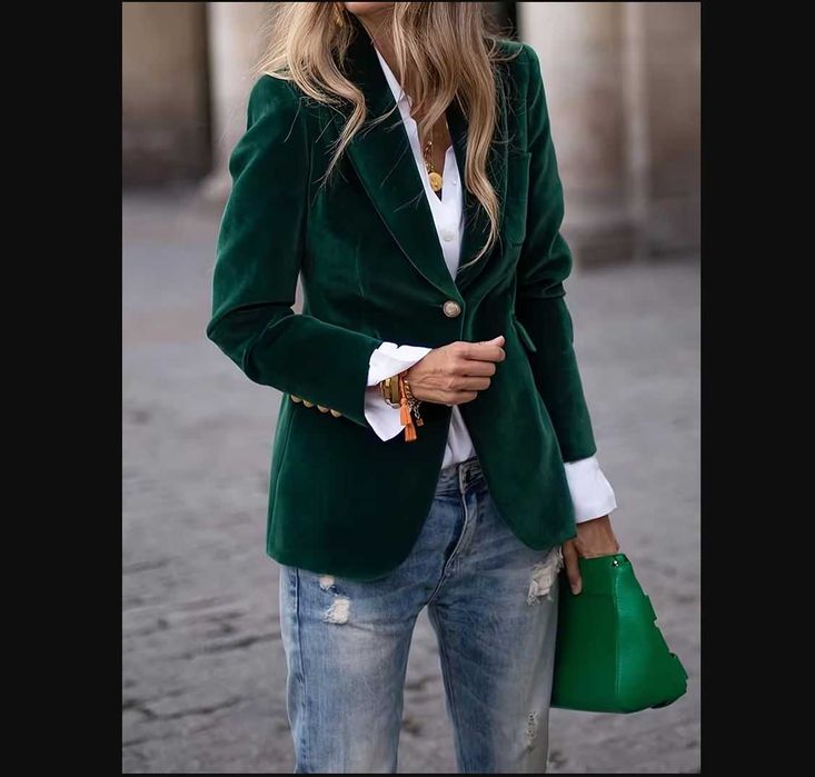 Ново зелено дамско сако кадифе М размер