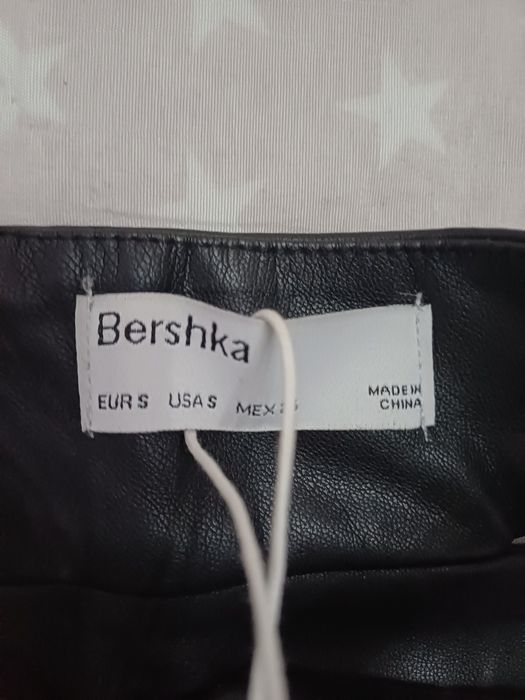 Fusta neagra din piele, marimea S
