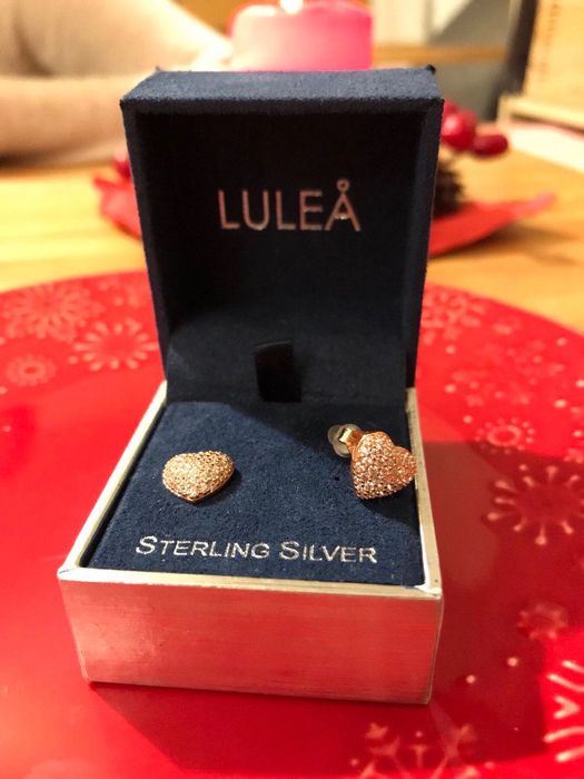 Сребърни обеци с камъчета