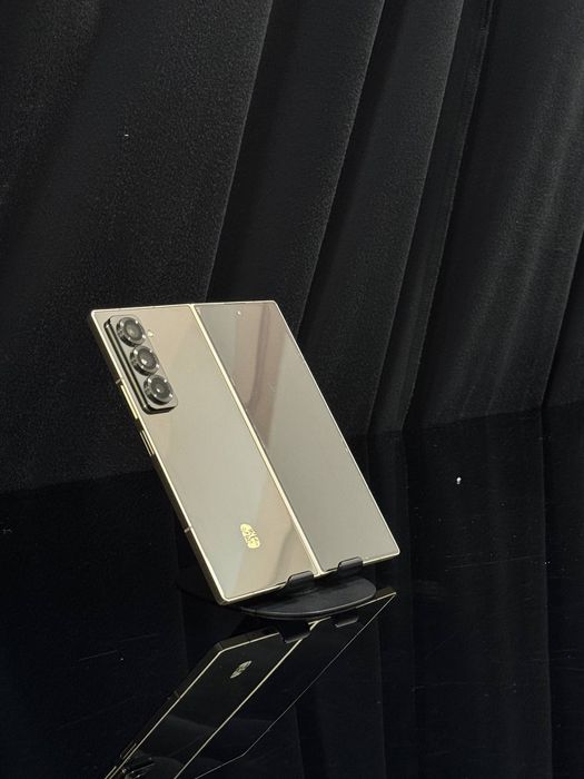 Samsung Z Fold W25 Premium Edition