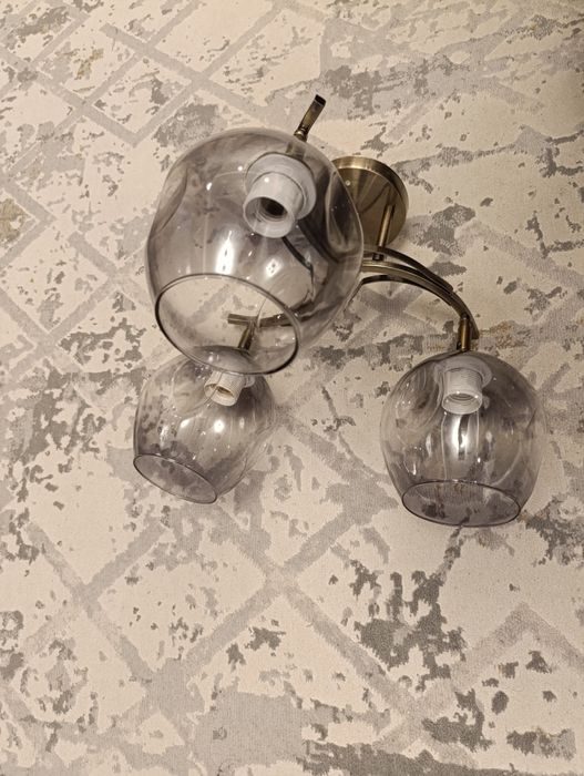 Продам    люстру