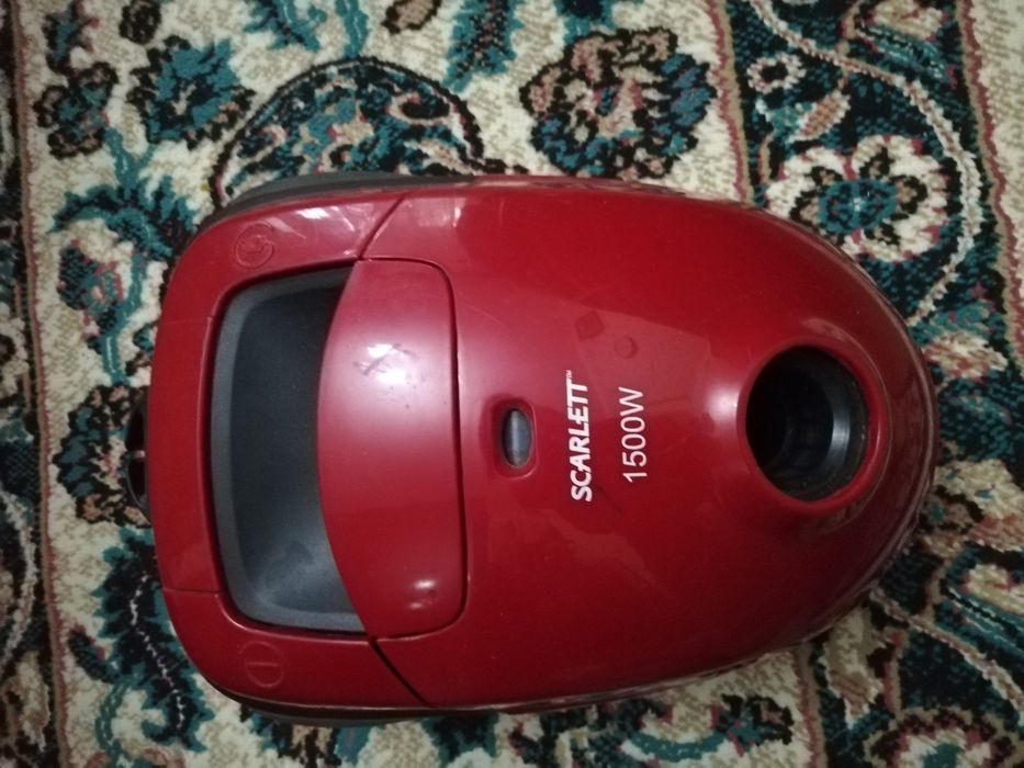 Vând  aspirator 1500w