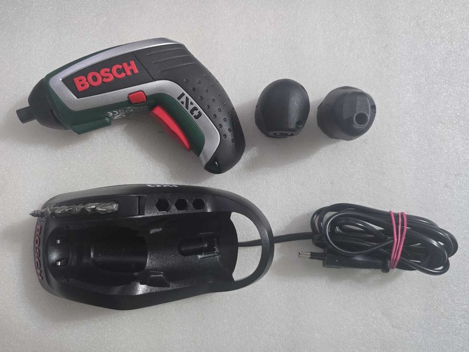 Vand Surubelnita Bosch IXO 4 (Generatia 4), statie incarcare, adaptor unghiular si adaptor excentric