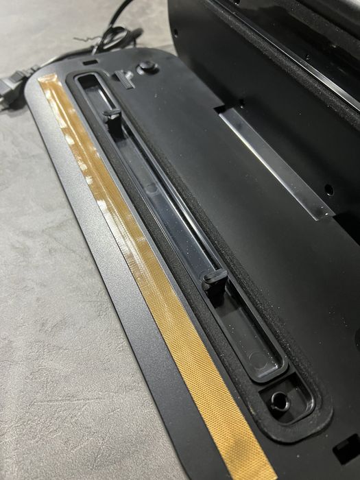 Вакуумный упаковщик /вакууматор