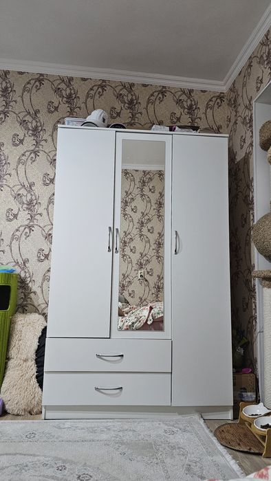 Продаю шифоньер ( шкаф)