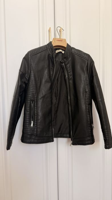 Кожаная куртка для девочки