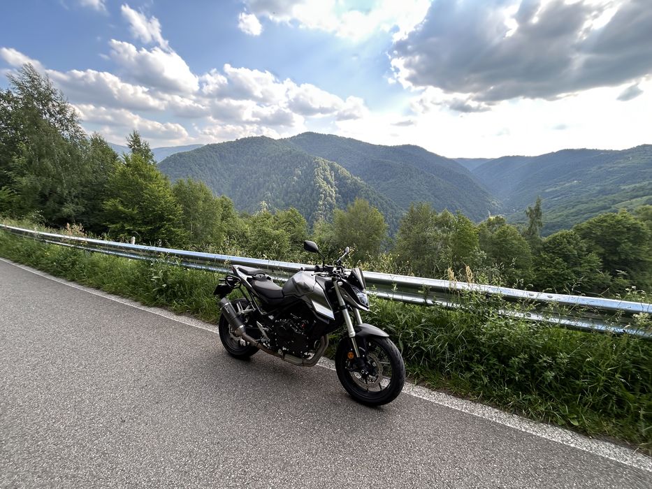 Cel mai accesorizat Hornet 750