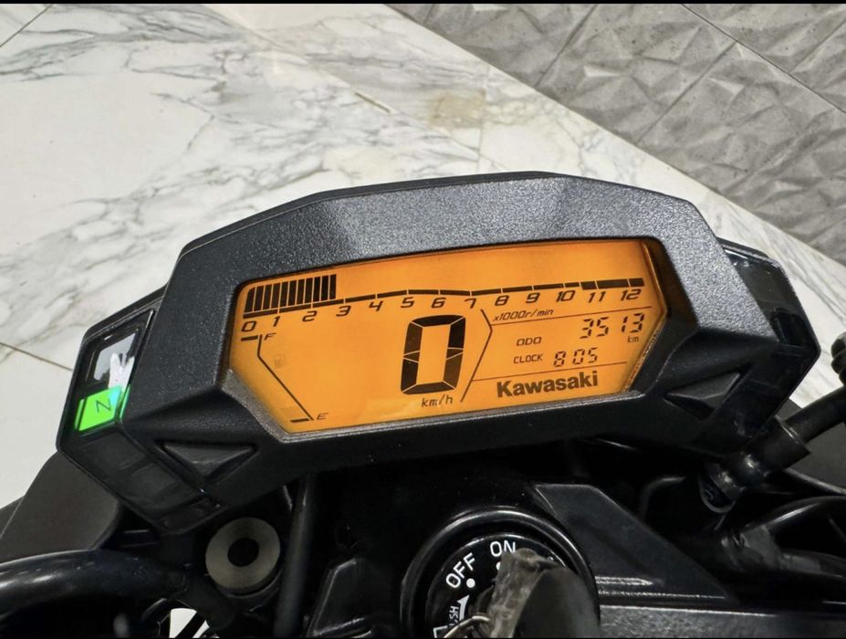 Motocicleta Kawasaki Z 125