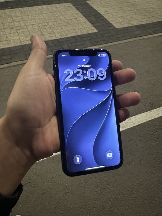 Продам iphone 11 128GB