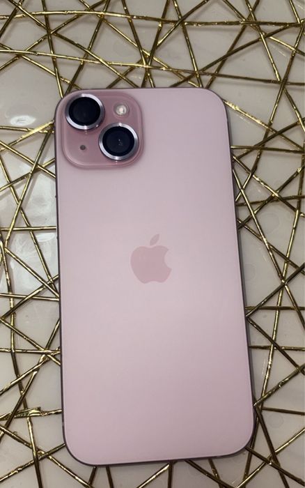iPhone 15 pink nou
