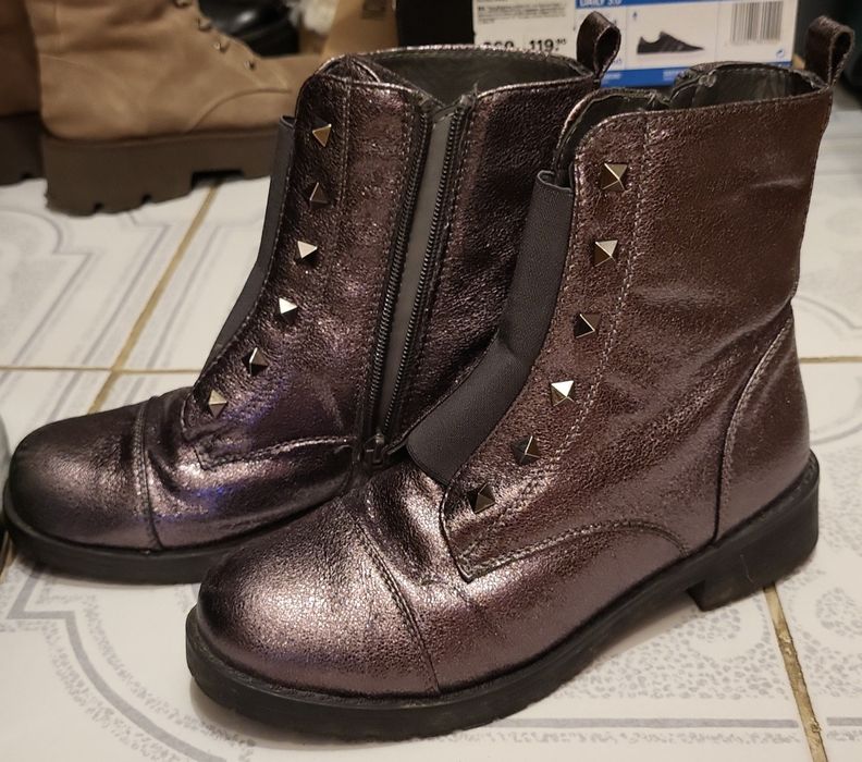 Ghete îmblănite, roz sclipicios