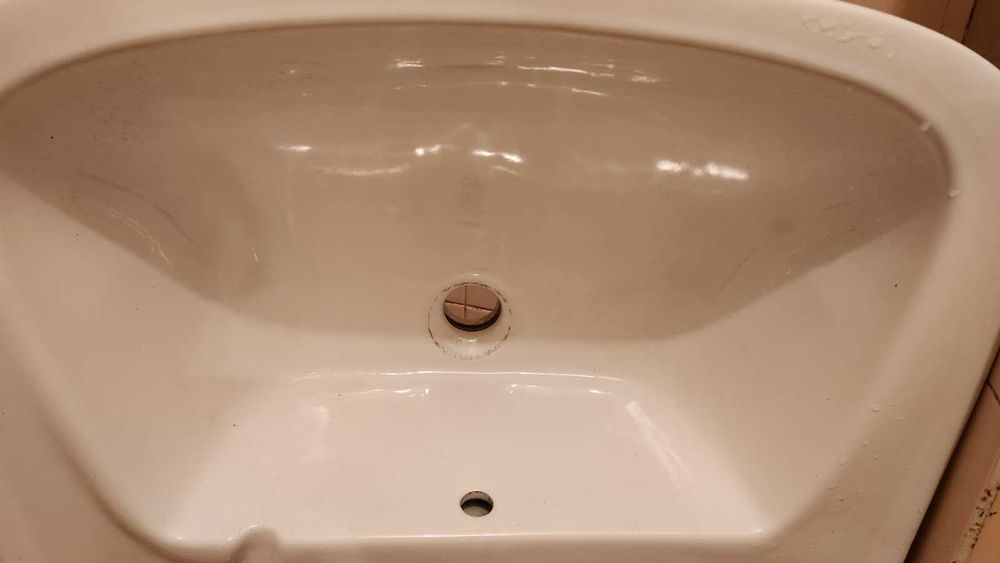 Керамична мивка за баня