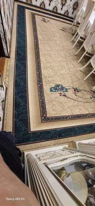 Gilam sotiladi judayam yaxshi holatda turibdi. Razmer 4x5