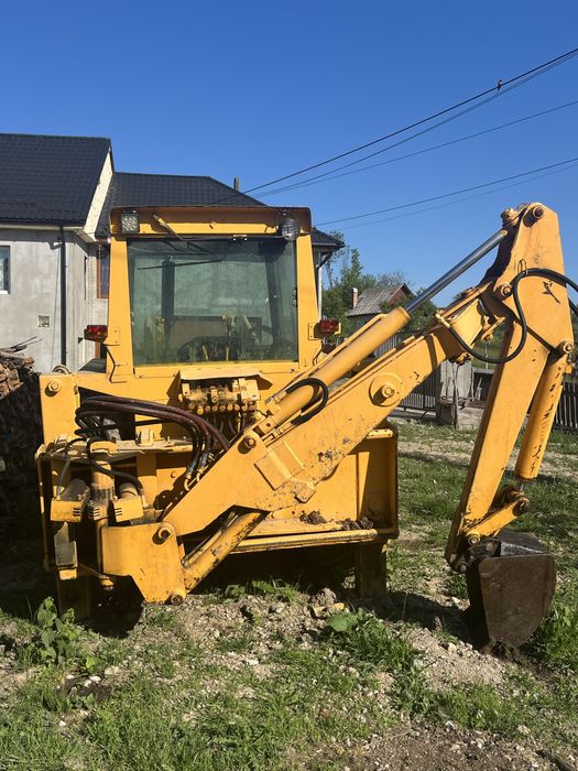 Buldoexcavator de vânzare