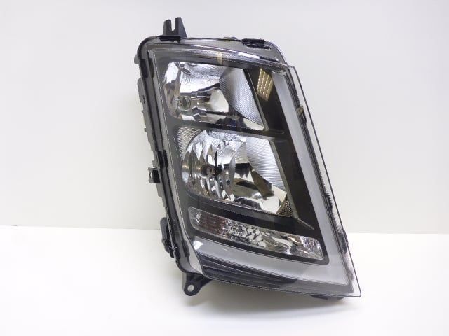 far dreapta negru volvo 22239225