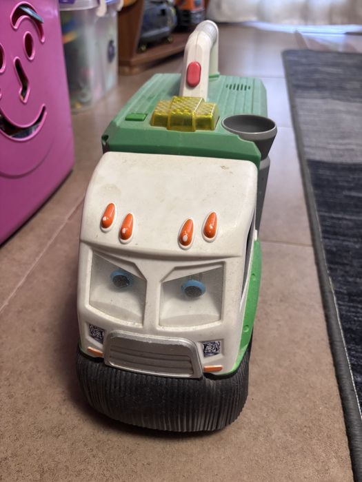 Голям Боклукчийски камион и Дъсти събирача